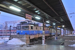 Zagreb, 21. prosinca 2009. mjesto željezničke nesreće unutar putničkog terminala zagrebačkog glavnog kolodvora